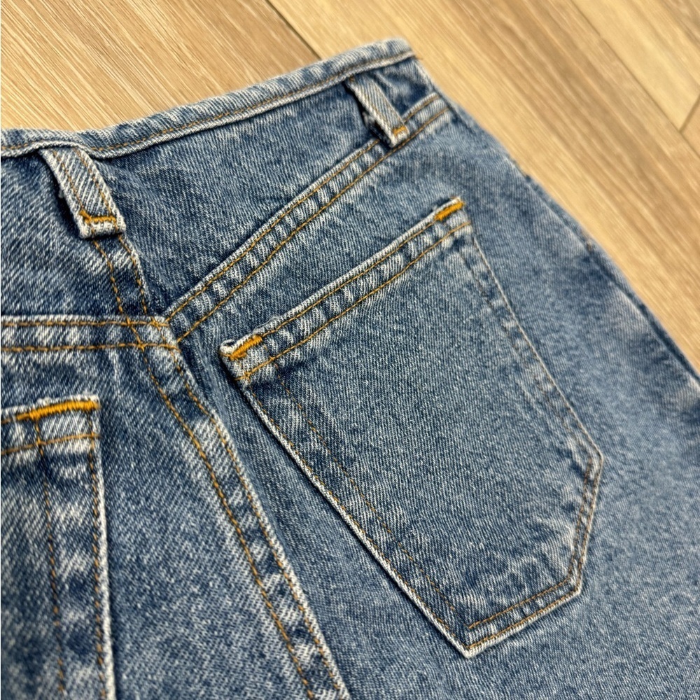 Vintage Y2K mid rise denim jean shorts - Picture 4 of 10